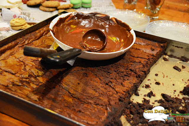 brownie with chocolate sauce