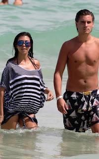 Kourtney Kardashian's Beach Bump Pictures