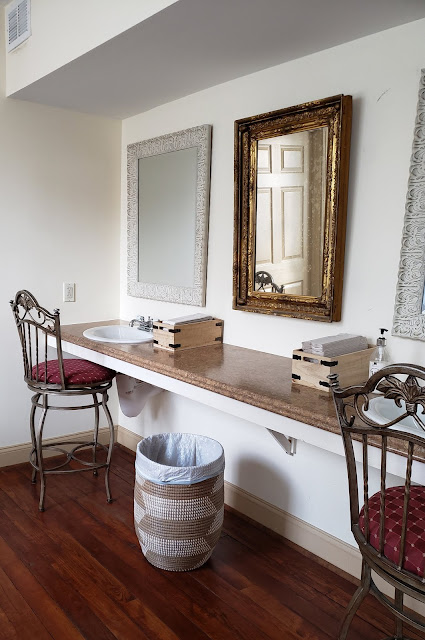 the washington bridal suite counter with sinks