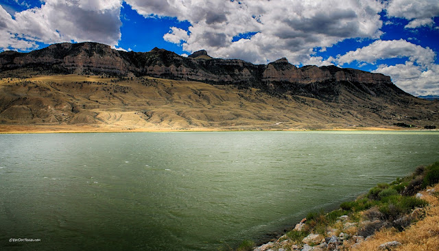 Yellowstone Lake east entrance Absaroka volcanics Buffalo Bill Cody Wyoming copyright RocDocTravel.com