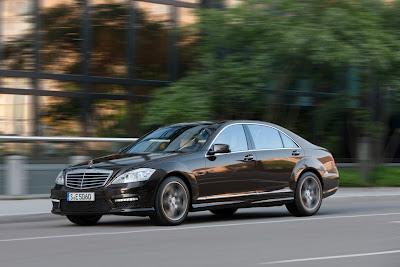 2011 Mercedes-Benz S63 AMG Luxury Sedan