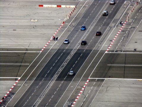 Jalur pendaratan bandara paling menakutkan didunia