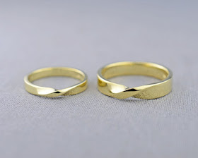 twisted gold wedding band