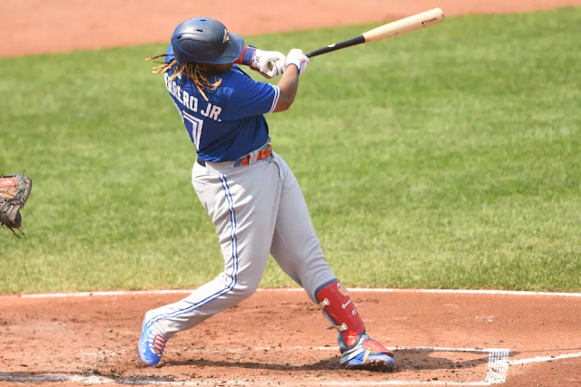 Video │La Triple Corona es posible: Vladimir Guerrero Jr. alcanzó a Shohei Ohtani en el liderato de jonroneros