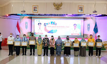 Kapolda Riau Terima Penghargaan Komitmen Pemenuhan Hak Anak Pada HAN Riau 2022