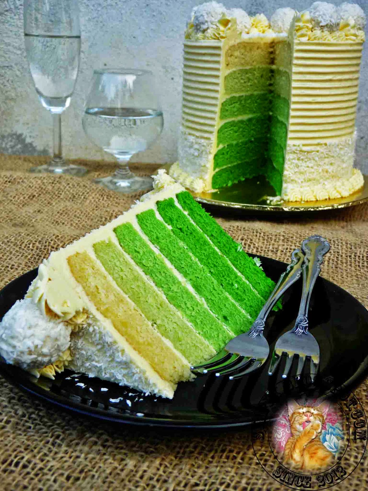 syapex kitchen: Pandan Ombre Cake with Gula Melaka Swiss ...