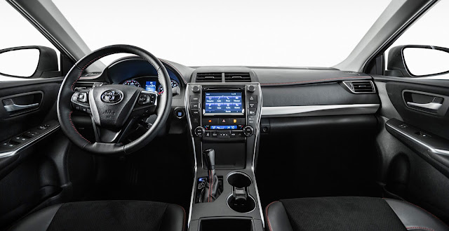 Interior view of 2016 Toyota Camry XSE