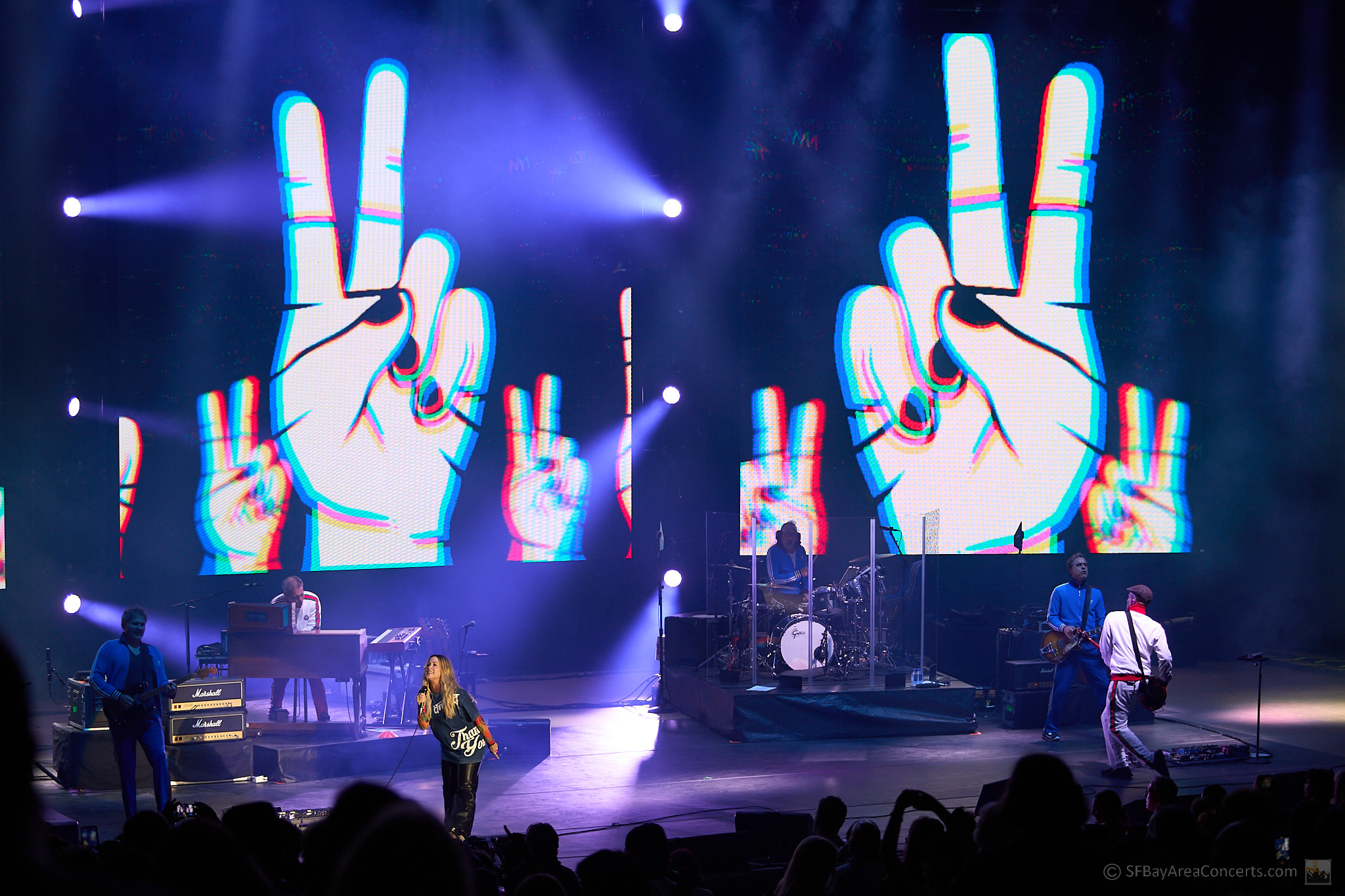 Alanis Morissette @ Shoreline Amphitheater (Photo: Kevin Keating)