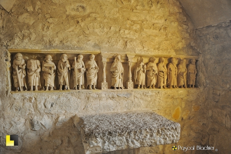 bas relief du château de Vogüé photo blachier pascal