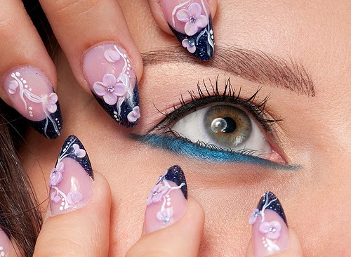 Amazing Collection of Sparkling Nail Art