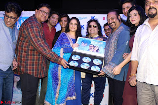 Gracy Singh and Bappi Lahiri   Blue Mountain Music Launch IMG 0709.JPG