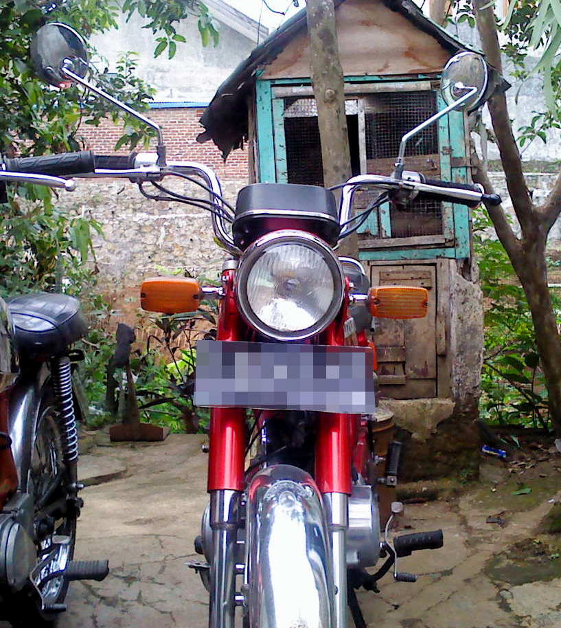 BISULTIKUDRAT SUZUKI  A100  1980 merah verygood condition 