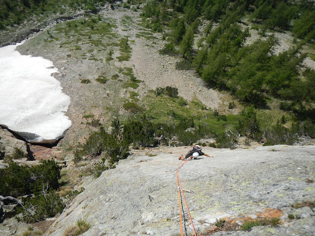 escalade au Pilier Franco Salluard Val Ferret Italie MANU RUIZ