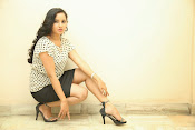 ishika singh glamorous photos-thumbnail-10