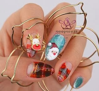 Rudolph nail art           