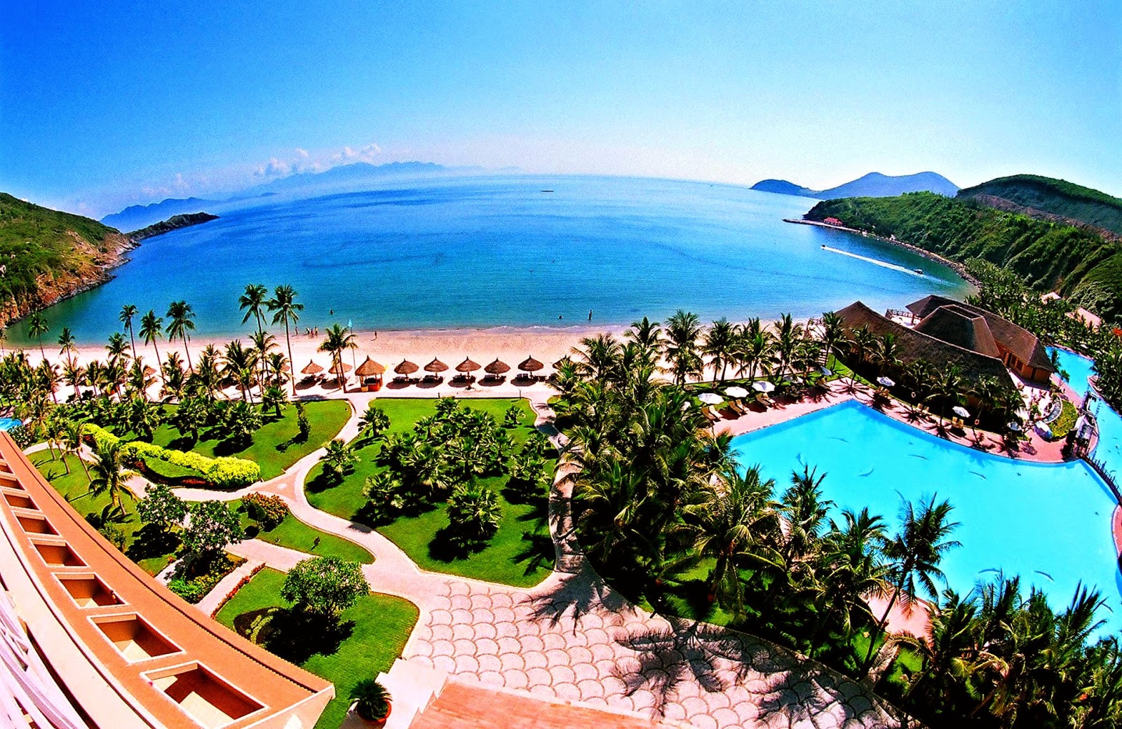  Vietnam  Tours Nha  Trang  s Vinpearl Land Luxury Resort 