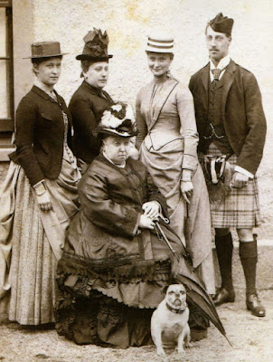 Queen-Victoria-and-her-Pug