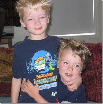 boyshug2
