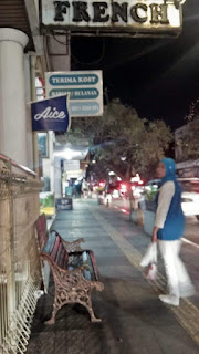 jalan braga bandung; jalan braga bandung malam hari; jalan braga bandung nightlife; peta jalan braga bandung; braga bandung kuliner; asal usul nama jalan braga bandung; mall braga bandung; wisata kuliner jalan braga bandung; gambar jalan braga; ayodolenrek; jalan braga bandung tempo dulu; jalan braga bandung di malam hari; jalan braga bandung adalah; jalan braga bandung di daerah mana; jalan braga bandung jawa barat; ayo dolen rek