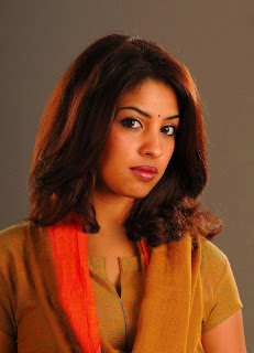 HOT and Sexy actress Richa Gangopadhyay stills