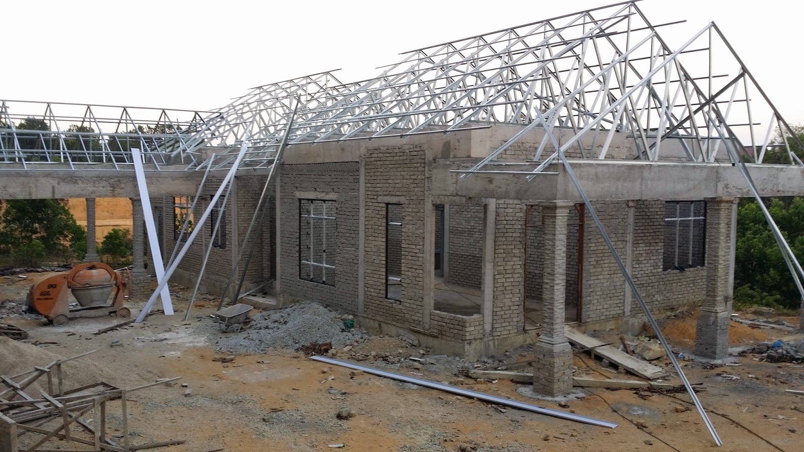 Renovation dan Ubahsuai Rumah  Kekuda Besi  Rangka  Atap 