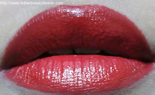 red lips makeup