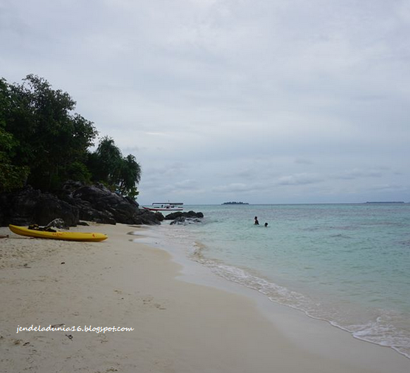 [http://FindWisata.blogspot.com] Berwisata Sambil Menikmati Keindahan Pantai Pasir Putih Keuneukai Sabang 