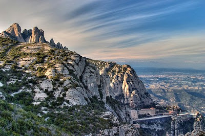 Montserrat, the Serrated Mountain - Barcelonasights