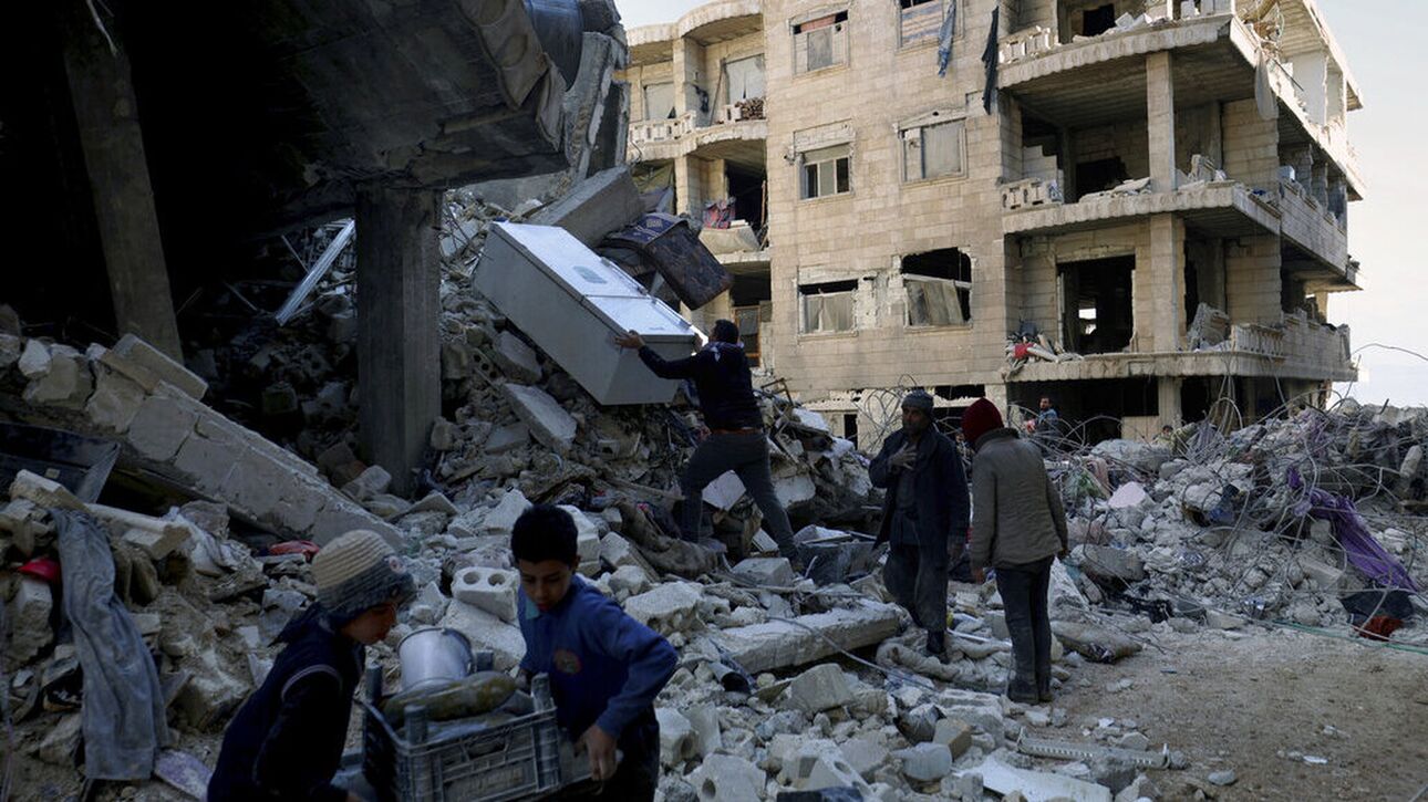 Σεισμός Τουρκία: Πάνω από 8.300 οι νεκροί - Τεράστια ανθρωπιστική κρίση