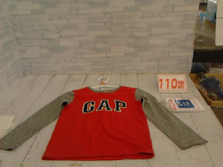 中古品　子供服　１１０ｃｍ　GAP　重ね着風長袖Tシャツ　１９８円