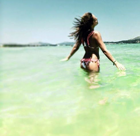 Diana Chaves de bikini na praia - Boas.pt - Celebridades e 