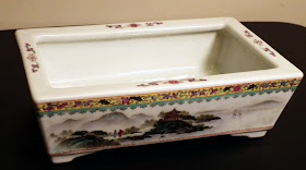 Qianlong bulb pot (bonsai pot) made of porcelain