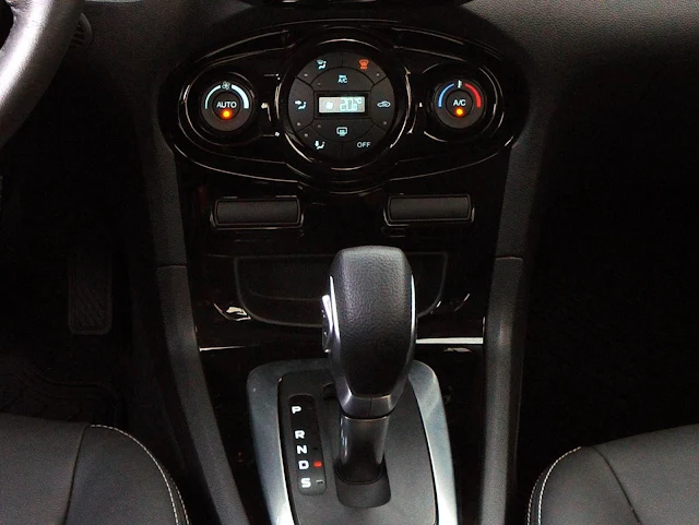 Ford Fiesta 2014 Branco Automático
