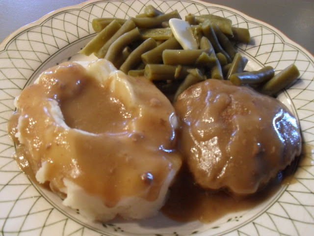 Salisbury Steak, Mashed Potatoes, Green Beans