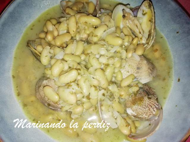 Verdinas con almejas