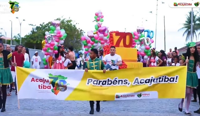 Prefeito de Acajutiba comemora evento cívico