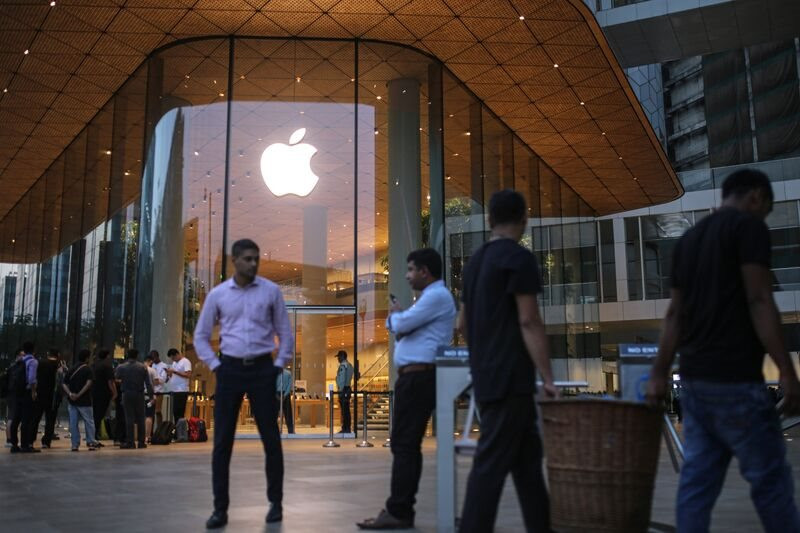 Chiến lược cao tay của Tim Cook tại Ấn Độ: Bán iPhone giá cao hơn ở Mỹ, điện thoại dưới 7 triệu đồng là điều không thể - Ảnh 2.