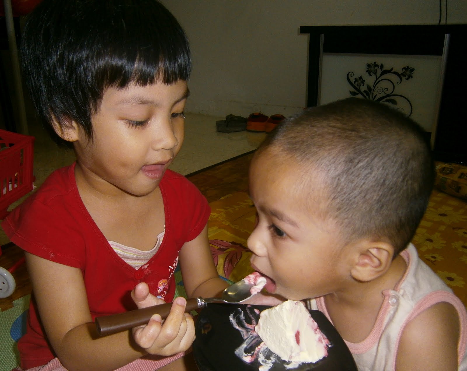 Raspberry Ripple Cheesecake Ice Cream ~ Umi's Cup Cake