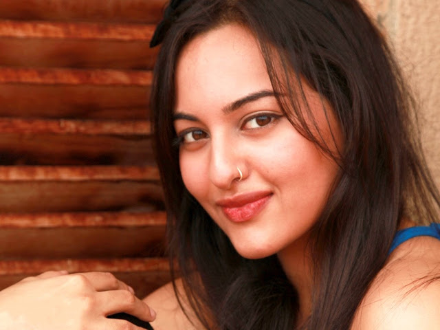 Sonakshi Sinha Bollywood Actress HD Wallpapers Pictures