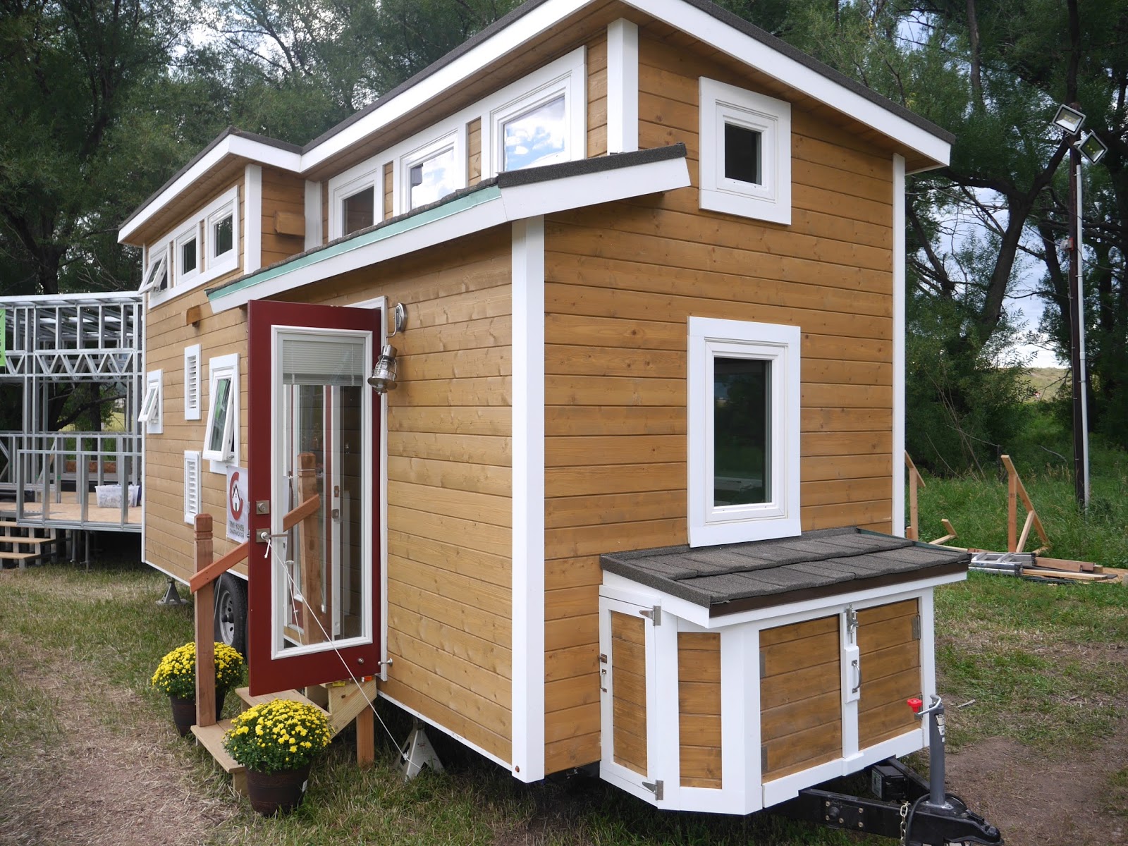 Relaxshacks com A LUXURY tiny  house  on wheels  And its 
