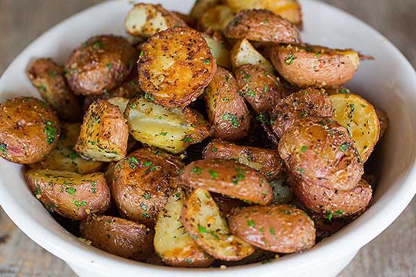 Parmesan and Garlic Roasted Potatoes Recipe