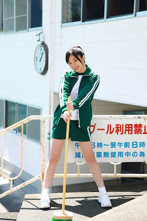 Rino Sashihara - Green Jacket (10)