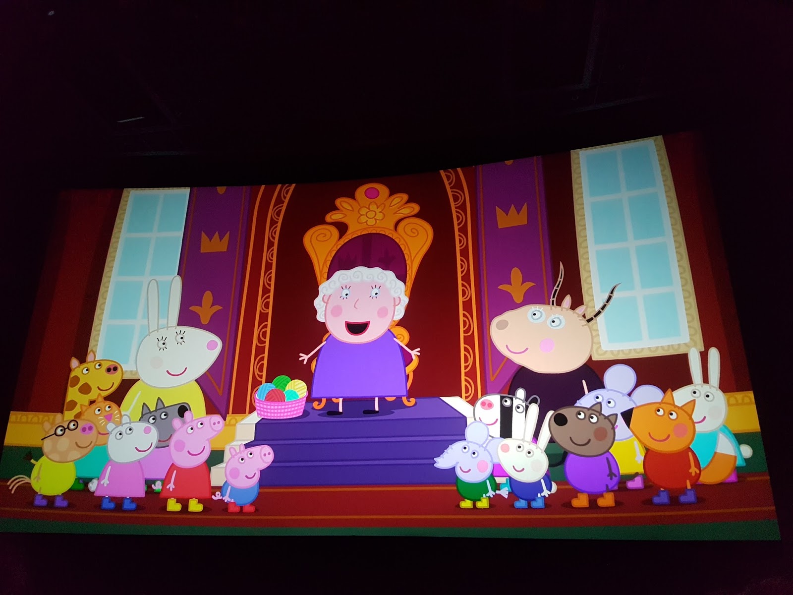 peppa pig film the queen on screen