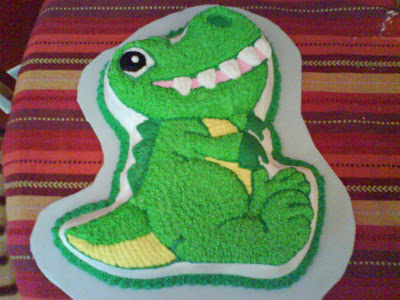 Dinosaur Birthday Cake on She Created This Adorable Dinosaur Cake I Decided That This Dinosaur