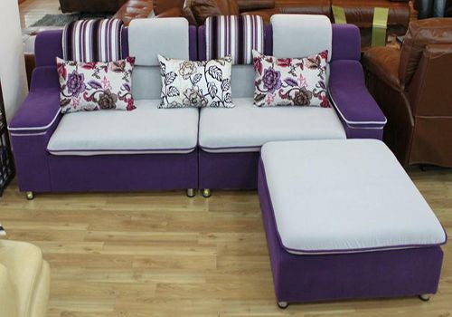 Không gian hiện đại với gam màu trung tính của sofa chữ L phòng khách