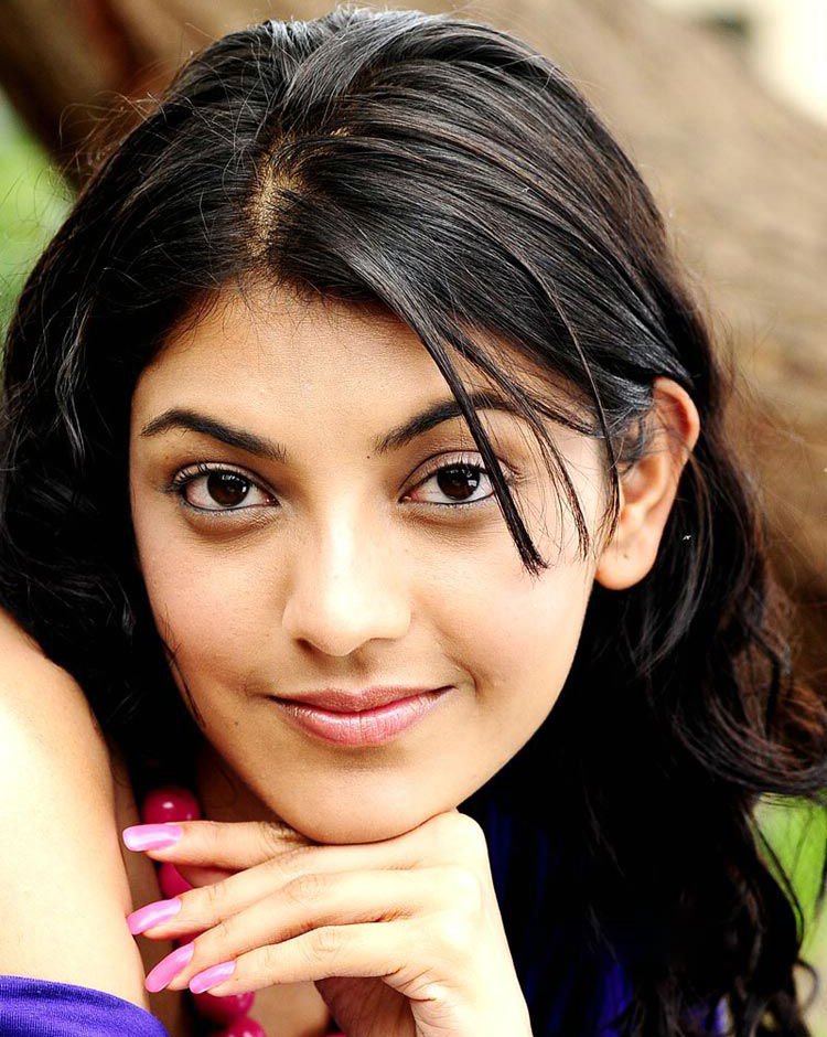 Telugu Actress Kajal Agarwal, Telugu Actress Kajal Agarwal Gallery, Telugu Actress Kajal Agarwal stills images, Telugu Actress Kajal Agarwal clips, Telugu Actress Telugu movies Telugu trailers ringtones songs Telugu film gallery wallpapers previews reviews - Telugu Movies Watch online