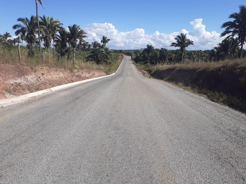 Carro capota fora da pista na curva do açude em Igarapé Grande