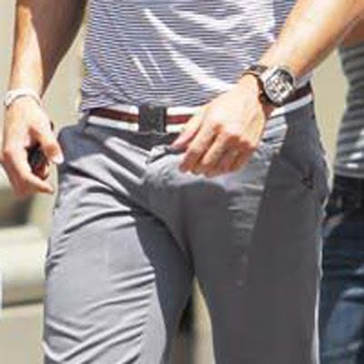 Ronaldo's Cock Bulge In Tight Pants ROOOOONADLOOOO