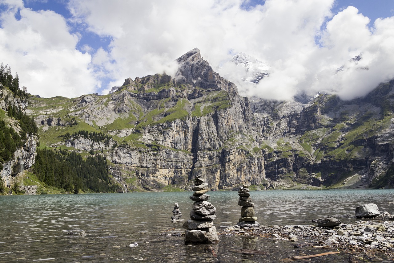 Lakes is Switzerland, Most Beautiful Lakes in Switzerland, Best Lakes in Switzerland, Most Beautiful River and lake in Switzerland, Lakes in Switzerland to Visit, Lake in Switzerland near Italy, Famous lake in Switzerland
