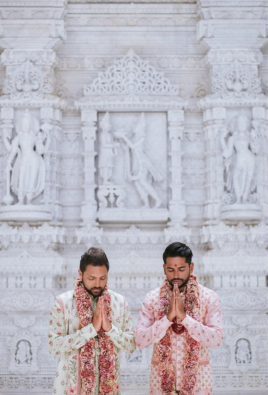 Gay Indian Couple Held A Traditional Wedding Ceremony In A Hindu Temple (Pictures)